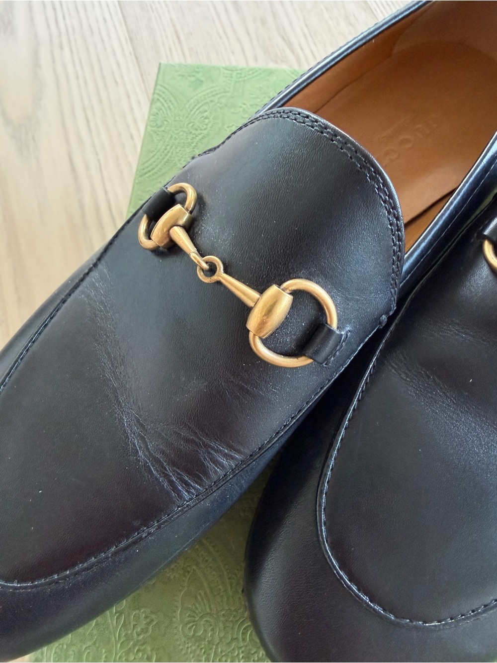 Gucci Black Leather Loafers with Gold Horsebit - Picture 2 of 9